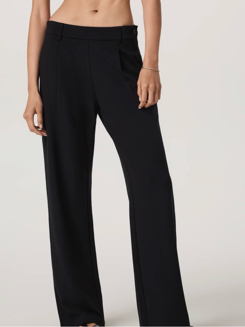 NWT Vuori Maven Wideleg Pant in Black